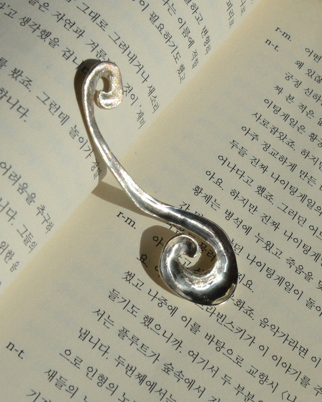 Memory silver spoon – sculptural sterling silver keepsake spoon